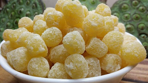 Làm mứt hạt sen đơn giản tại nhà ngon như mua ở tiệm