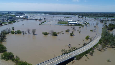 Mỹ: Hai con đập bị vỡ, bang Michigan đối diện thảm họa lũ '500 năm mới có 1 lần"