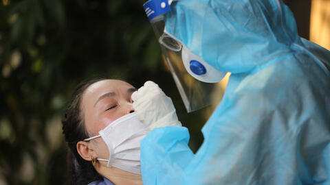 COVID-19 chiều 23/3: Việt Nam có 1 ca nhiễm nhập cảnh, thế giới thêm 400.000