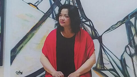 Con dâu Cố Thủ tướng ca hát và vẽ