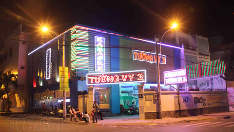 Nhiều quán Karaoke ở Sài Gòn vẫn hoạt động suốt đêm mặc lệnh cấm