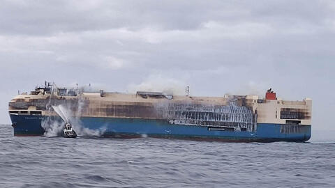 4.000 ô tô hạng sang chìm ở Đại Tây Dương