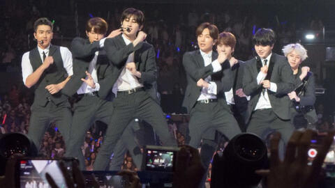 Khán giả ngất xỉu trong đêm nhạc của Super Junior