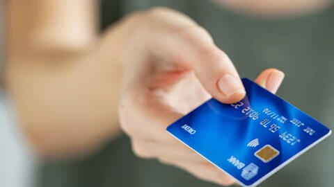 3 cách để tránh phải trả nhiều hơn số tiền bạn thực sự nợ trên thẻ tín dụng của mình