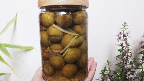 Mách nhỏ cách làm món sấu ngâm đường giòn ngọt, không nổi váng