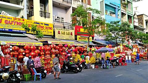 Đồ trang trí Tết Tân Sửu ảm đạm mùa COVID-19
