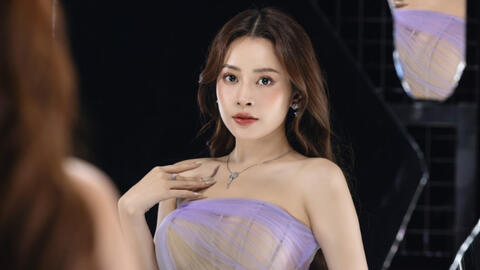 Chi Pu kết hợp 1 "chị đẹp" ra MV mới: người khen giọng hát có cải thiện, người vẫn chê nghe ngang phè