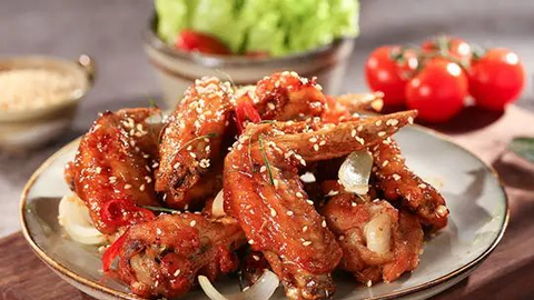 Món ngon mỗi ngày: Cánh gà chiên tỏi lá chanh