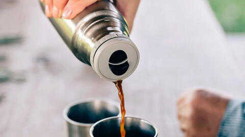 Loại nước tuyệt đối không đựng trong bình giữ nhiệt vì dễ sinh ra độc tố và gây ung thư, nhiều người đang làm sai mà không biết