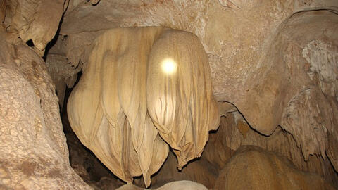 Phát hiện hang động có vẻ đẹp huyền ảo tại Quảng Trị