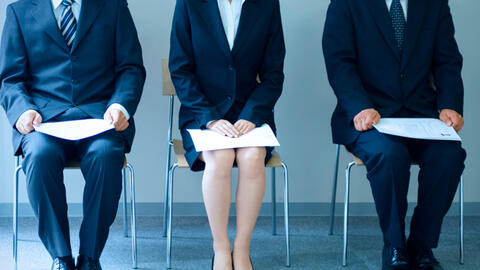 Nhà tuyển dụng: "Có 7 người đi công tác nhưng không nhét vừa 1 xe thì làm sao?", chàng trai được thuê chỉ nhờ một câu