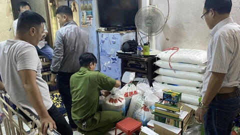 Phát hiện hàng trăm ký bột ngọt giả ở TP.HCM