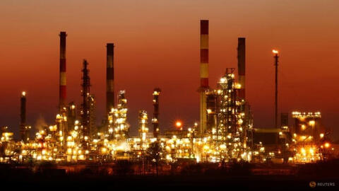 Giá dầu tăng do lo ngại về nguồn cung khi khủng hoảng Ukraina ngày càng sâu sắc