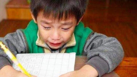 Cậu bé cấp 1 viết văn, ấm ức kể về "một sai lầm của bố", nhưng ai đọc xong cũng phì cười nhận xét: Bị đòn không oan!