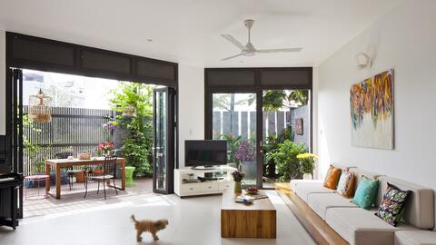 Những lưu ý về phong thủy khi thiết kế cửa hậu cho ngôi nhà