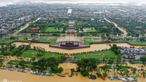 Kinh thành Huế ngập trong biển nước