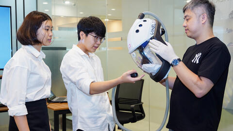 Mũ chống dịch Covid-19 của học sinh Việt lọt vào vòng chung kết cuộc thi quốc tế