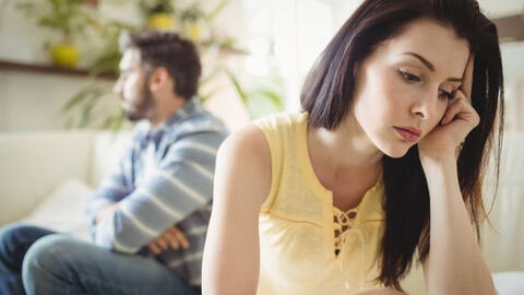 Chồng bỏ 7 triệu mua bộ bát đĩa về để ngắm khiến tôi tức ứa gan