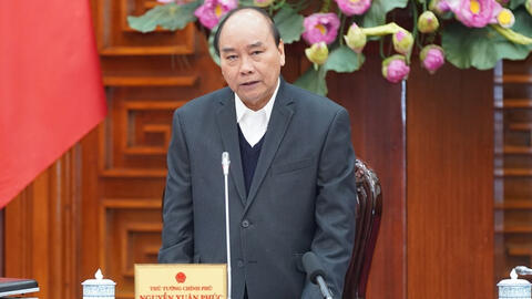 Thủ tướng Chính phủ: Phải bảo đảm tiền lương, tiền thưởng cho người lao động