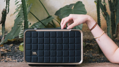 Trải nghiệm JBL Authentics 200: Sự kết hợp giữa thiết kế hoài cổ và chất âm tân thời