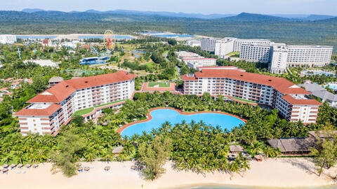 Vinpearl đón đoàn du khách quốc tế đầu tiên đến Phú Quốc theo chương trình 'hộ chiếu vaccine'