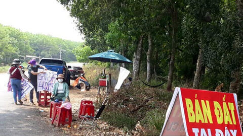 Sự thật ngã ngửa ít người biết sau những phiên ‘chợ đất’