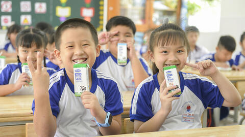 24 quận huyện TP.HCM sẽ triển khai chương trình 'Sữa học đường'