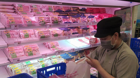 Dịch COVID-19 khiến giá thủy hải sản giảm mạnh