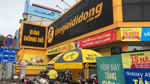 Thế Giới Di Động sắp đóng hơn 170 cửa hàng điện thoại, nhân viên bán hàng 'ôm' luôn việc của công ty tài chính