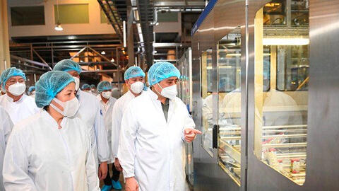 Thủ tướng Chính phủ đánh giá Vinamilk là đơn vị điển hình 'Vừa sản xuất, vừa chiến đấu' góp phần cùng cả nước thực hiện mục tiêu kép