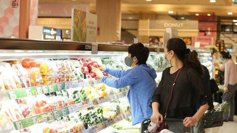 Hàng hóa dồi dào, nhiều khuyến mại dịp lễ 30-4 và 1-5