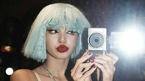 Truyền thông Hàn: Lisa vi phạm quy định của Trung Quốc, hậu quả từ show 19+?