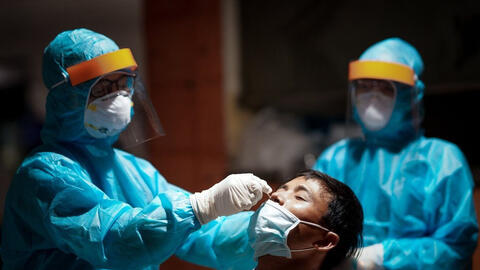 Thêm 2 người tại Hà Nội nghi nhiễm COVID-19 sáng 14/2