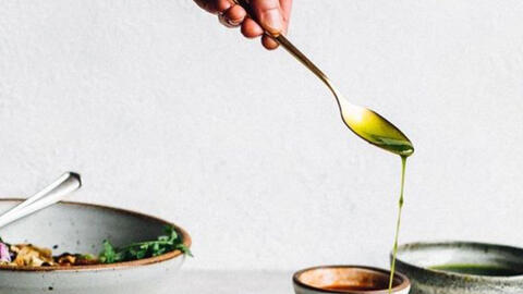 Bệnh tim mạch, ung thư rất “sợ” nhưng não bộ, vóc dáng lại rất “thích” bạn dùng loại dầu này