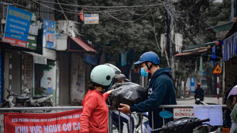Hà Nội: Lập hàng rào phong toả ổ dịch hơn 20 ca F0 tại Lĩnh Nam