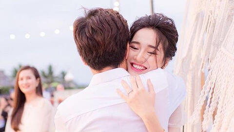 Hình ảnh lễ đính hôn bí mật của Trường Giang - Nhã Phương lần đầu được công khai