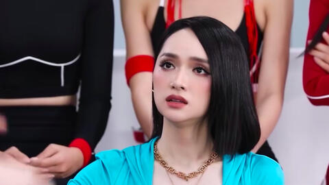 Hương Giang tuyên bố "dám chơi dám chịu", giữ nguyên một thái độ sau drama căng thẳng với Hồ Ngọc Hà