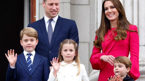 Thiệp Giáng sinh năm 2023 của William và Kate gửi đi một thông điệp mạnh mẽ về tình thân gia đình, người hâm mộ dễ dàng thấu hiểu