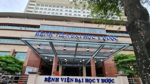 Bệnh viên Đại học Y dược TPHCM tạm dừng khám chữa bệnh vì có 4 ca nghi COVID-19
