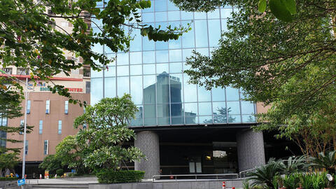 Công an đang truy tìm người phát tán clip và thư tuyệt mệnh của nam sinh nhảy lầu tự tử ở Hà Nội