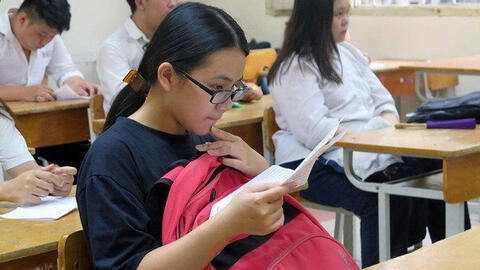 Hà Nội: Hàng nghìn học sinh lớp 9 phải dừng kiểm tra học kỳ I vì nghi lộ đề