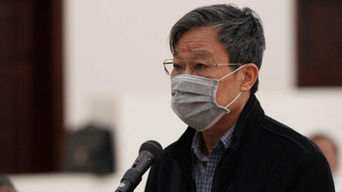 Ông Nguyễn Bắc Son cúi đầu thất vọng vì bị đề nghị y án chung thân