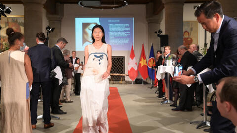 EMPOWER WOMEN ASIA cùng tà áo dài mang hồn Việt tung bay giữa trời Tây