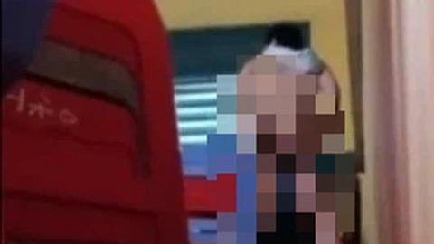 Xôn xao clip nghi thầy giáo 'mây mưa' với nam sinh ngay trên bục giảng