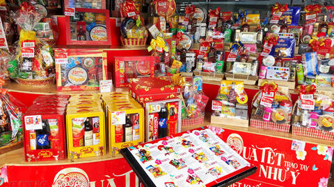 Giỏ quà Tết Canh Tý 2020: Từ bình dân đến cao cấp, giá nào cũng có