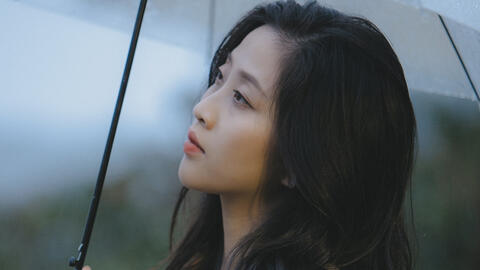 MC Hà Trinh: tìm kiếm thanh xuân rực rỡ trước khi kết hôn