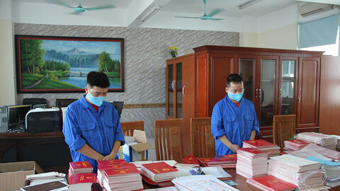 Bắt giam hiệu phó trường THPT làm giả bằng tốt nghiệp cho học sinh