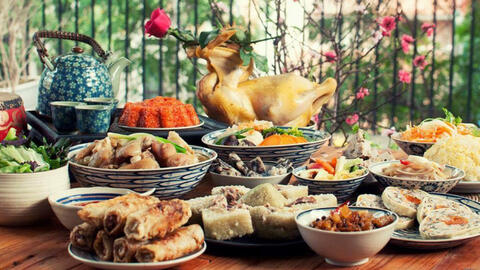 Giời ơi, truyền thống hay chuyện cỗ Tết làm gì?