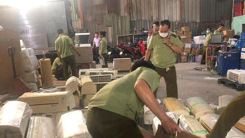 Phát hiện kho điện máy Dakin, Panasonic, Hitachi, Fujitsu… khổng lồ nghi nhập lậu