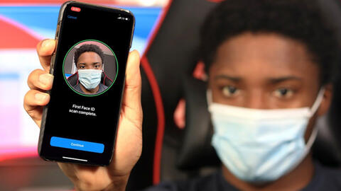 Apple cho phép người dùng mở khóa iPhone bằng Face ID ngay cả khi đang đeo khẩu trang